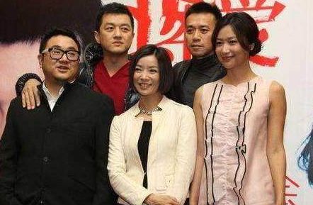 实际上,王渝文2005年就和相恋两年的男友林凯闵结婚,神通广大的台湾