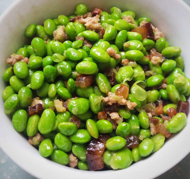 肉末不多,可自己多放些),姜片适量,盐适量,味精适量肉末炒青豆的做法