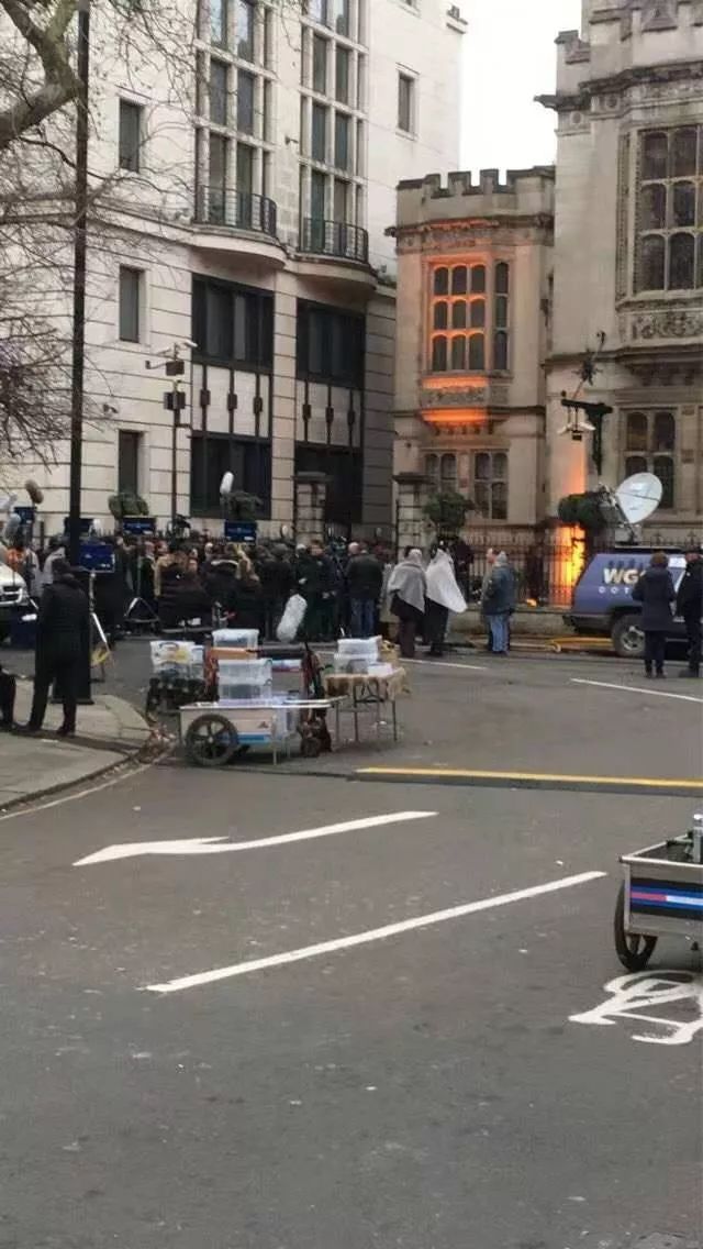 【电影】扑街就下海!全新《蝙蝠侠》正式开机!企鹅人造型曝光!-搜狐大视野-搜狐新闻