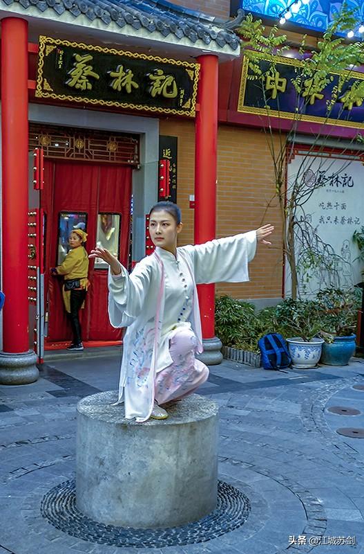 红遍网络的太极拳世界冠军赖天祈现身《吉庆街火》电影拍摄现场