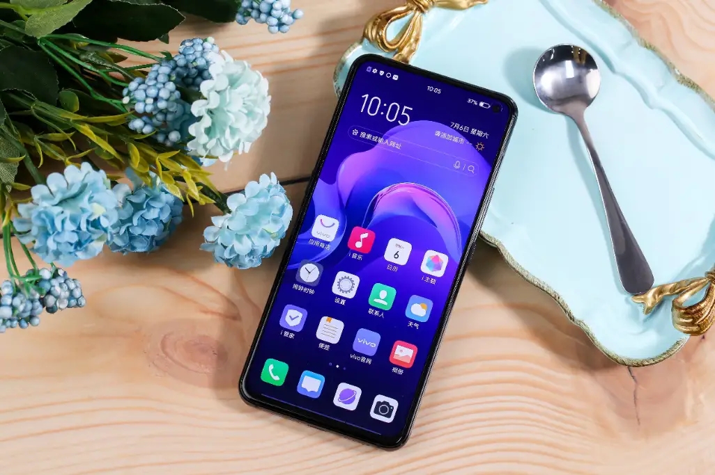 vivox30重构想象形色双全一款能让女生怦然心动的手机