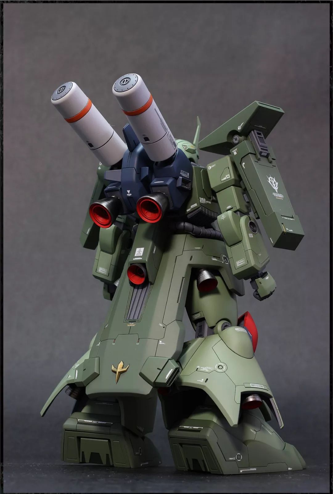 这居然是个hg绝对精致的扎古Ⅲ改制作整洁得一塌糊涂