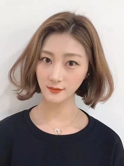 告诉你顾客——剪什么短发显脸小?