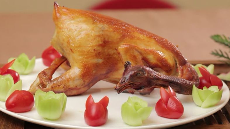 厨神争霸赛风靡杭州35年的吴山烤鸡秘方首次大公开杭州人最馋的烤鸡