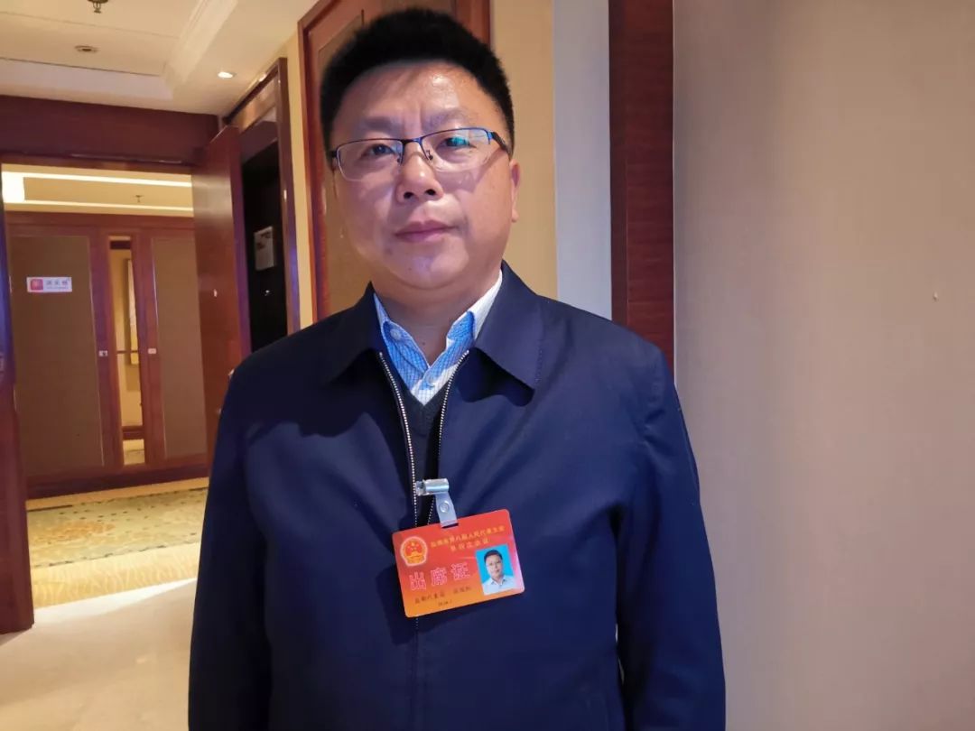 两会同期声二实干赢得未来代表委员热议政府工作报告