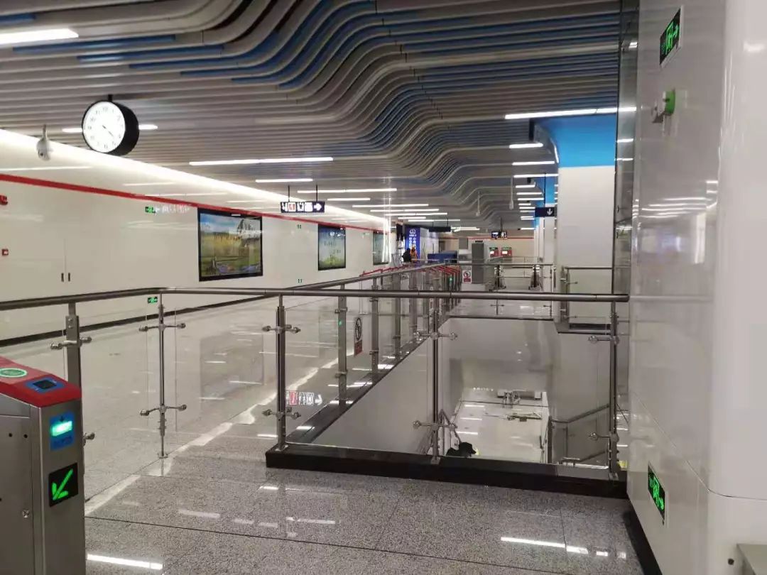 【坚朗护栏】助力呼和浩特地铁1号线一期工程_栏杆