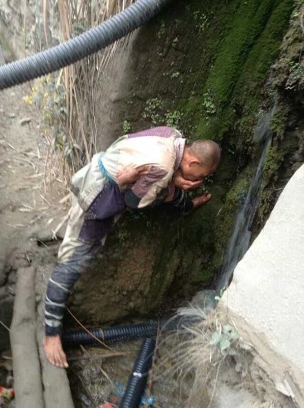 曾三步一拜走完四大名山,只为百姓祈福_释正弘