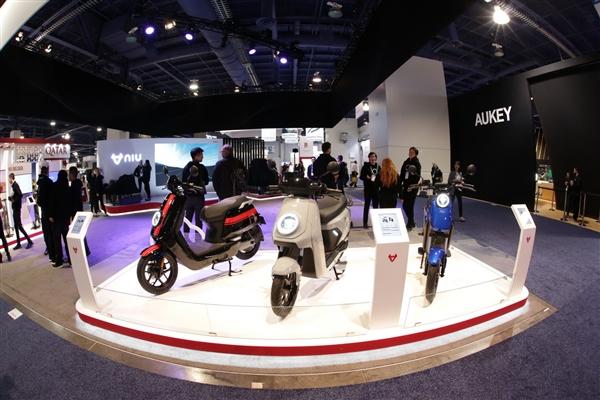 小牛发布全球自动驾驶三轮电动摩托车：支持5G、续航200km