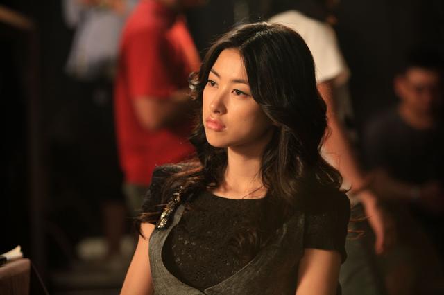 朱珠惊鸿一瞥的是当年巩皇巩俐和刘德华翻拍当年梅尔吉普森的老作品