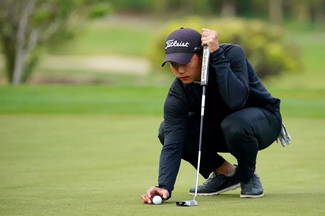 国内资格赛半程结束,姜智杰3杆优势领跑,杜让知关天朗暂列前五