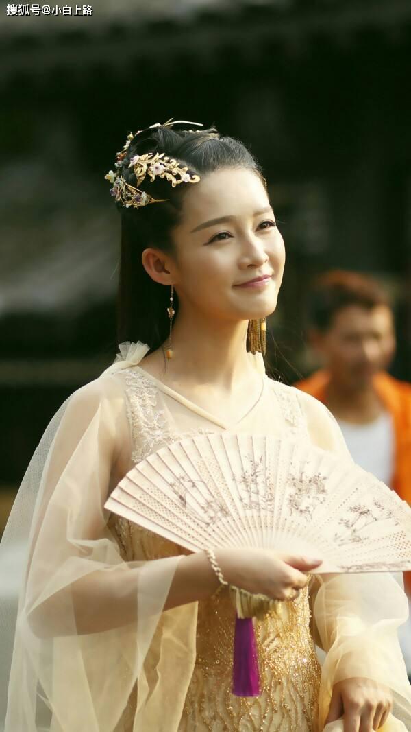 原创戏太足李沁第一枪上线首次饰演警察细节把握超妥当