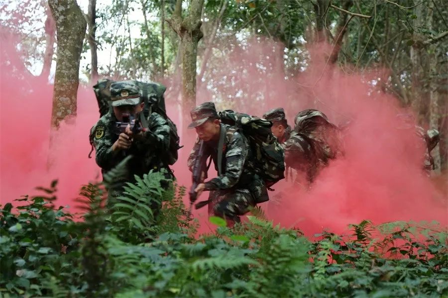 硝烟弥漫锻精兵武警海南总队拉开2020年度实战化军事训练帷幕