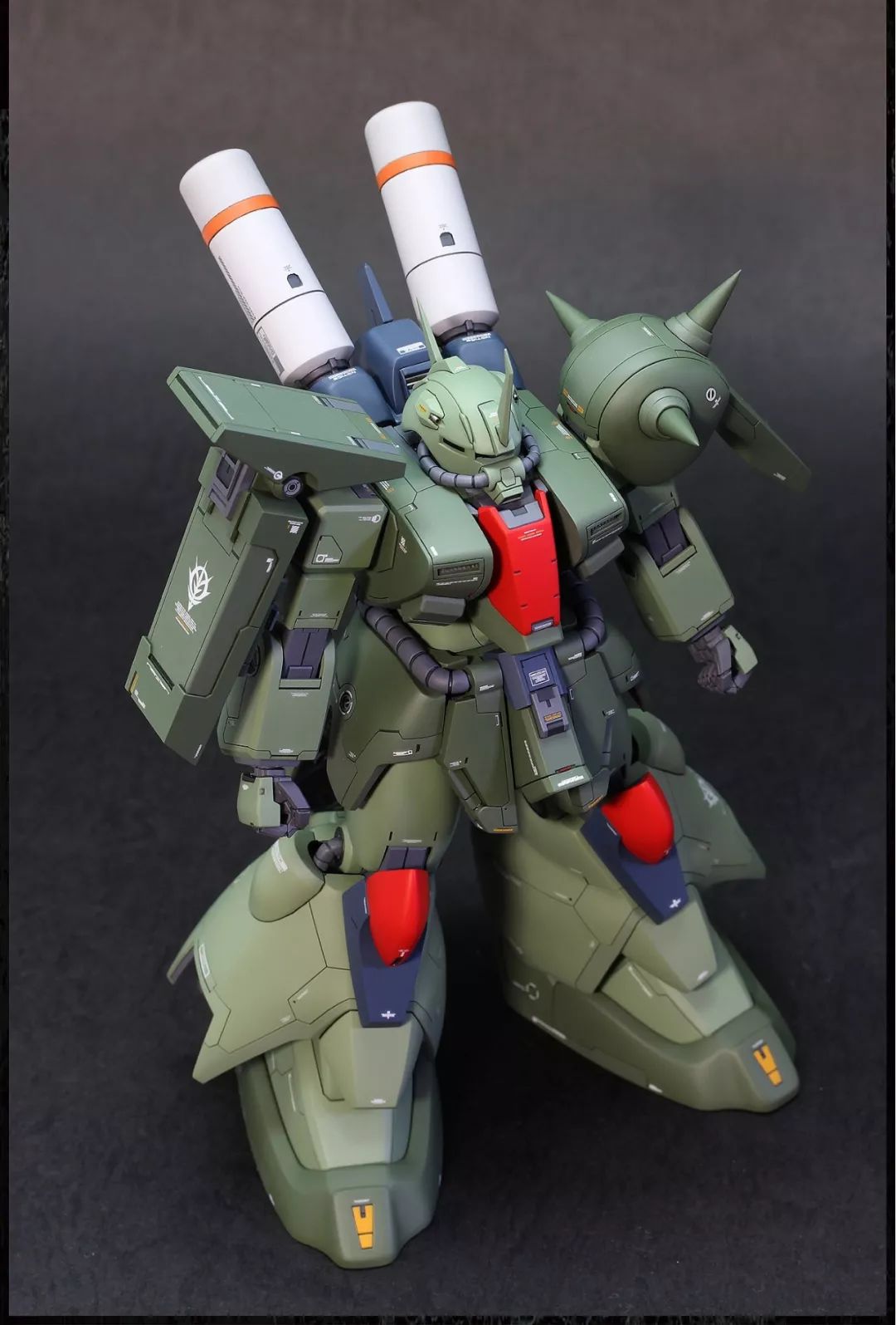 这居然是个hg绝对精致的扎古Ⅲ改制作整洁得一塌糊涂