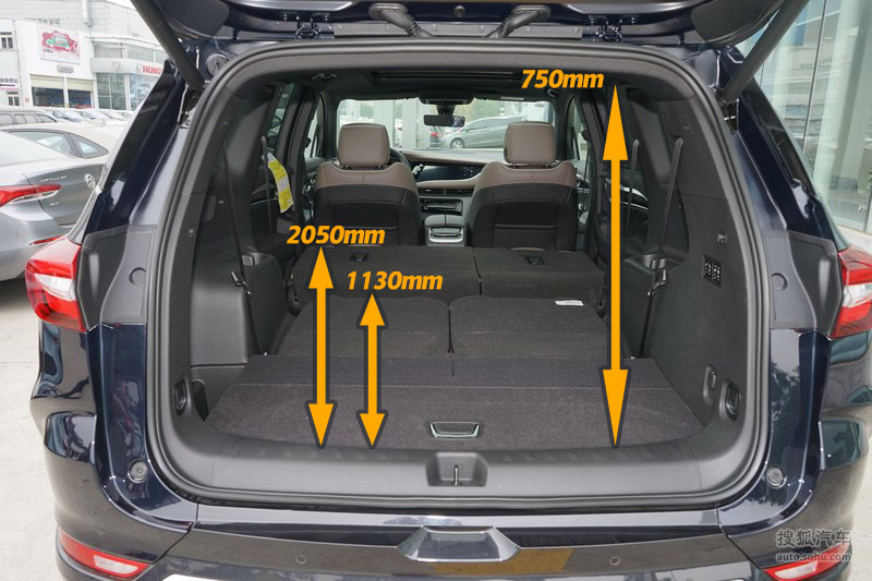 不做赘述,对于日常生活完全没有任何问题,二三排座椅支持按比例放倒
