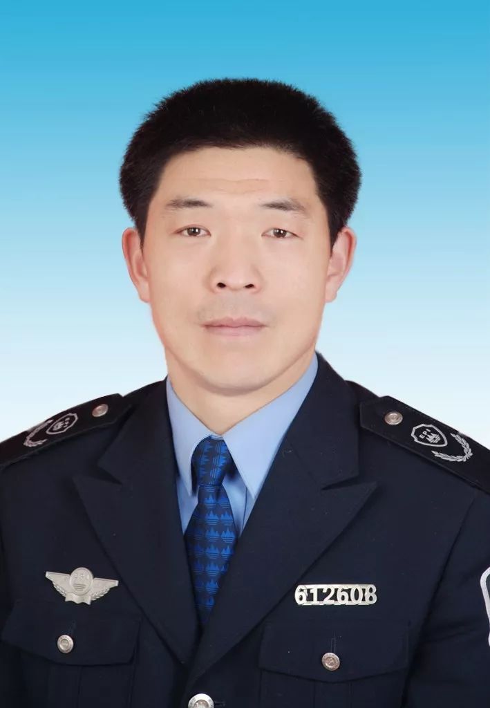 身边的先进胡永锋坚守初心冲锋在前的环保人