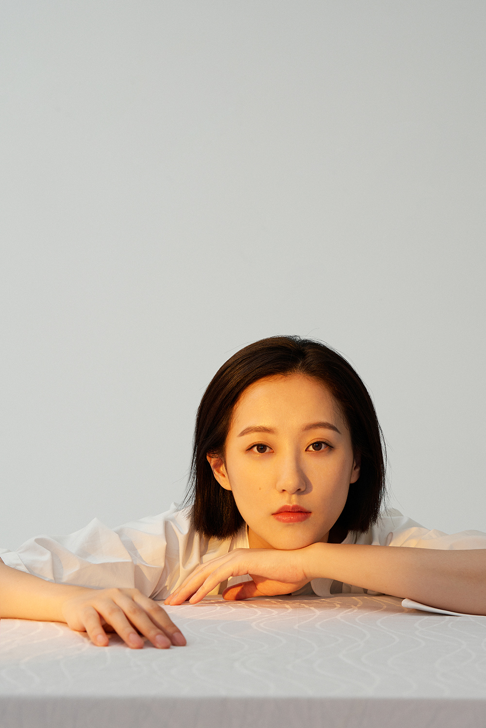 陈思璇曝光光影大片被赞有颜值有实力