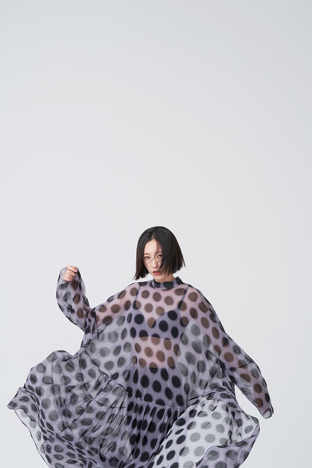 陈思璇曝光光影大片被赞有颜值有实力