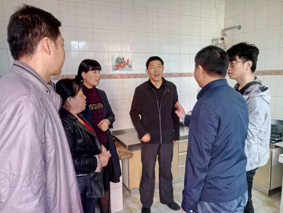 身边的先进胡永锋坚守初心冲锋在前的环保人