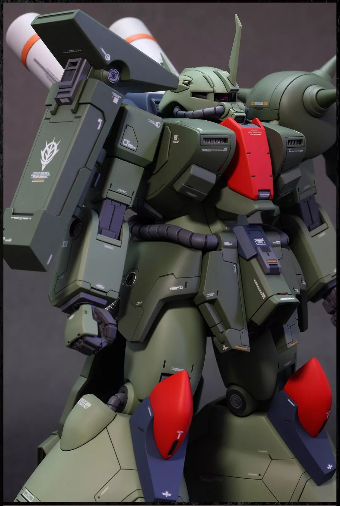 这居然是个hg,绝对精致的扎古Ⅲ改制作,整洁得一塌糊涂_机体