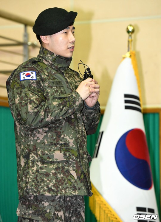 星闻welcomeback金圣圭结束18个月兵役于今日上午退伍