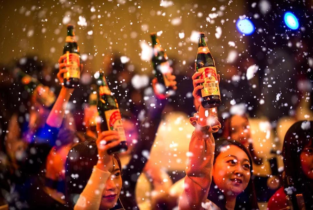 "经典老雪":与城市干杯_雪花