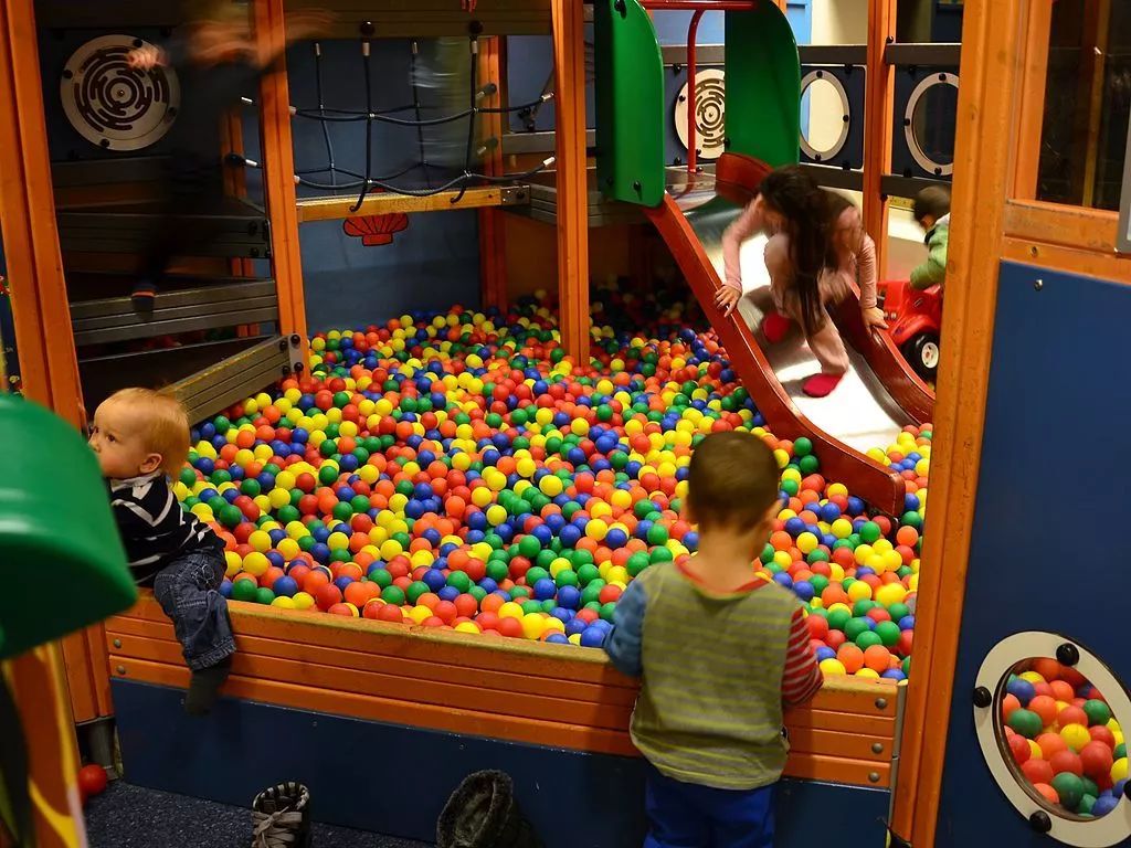 你小时候有差点挂掉的经历吗人类幼崽成长多艰辛