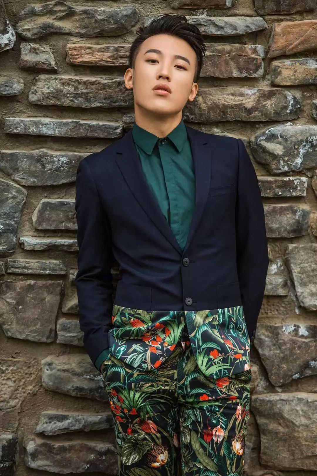 亚东太一在旧物市场蹲守一年,淘到了两件宝物