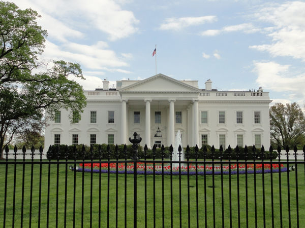 美国白宫地址介绍白宫,是历任美国总统的办公,居住之地,作为美国政府