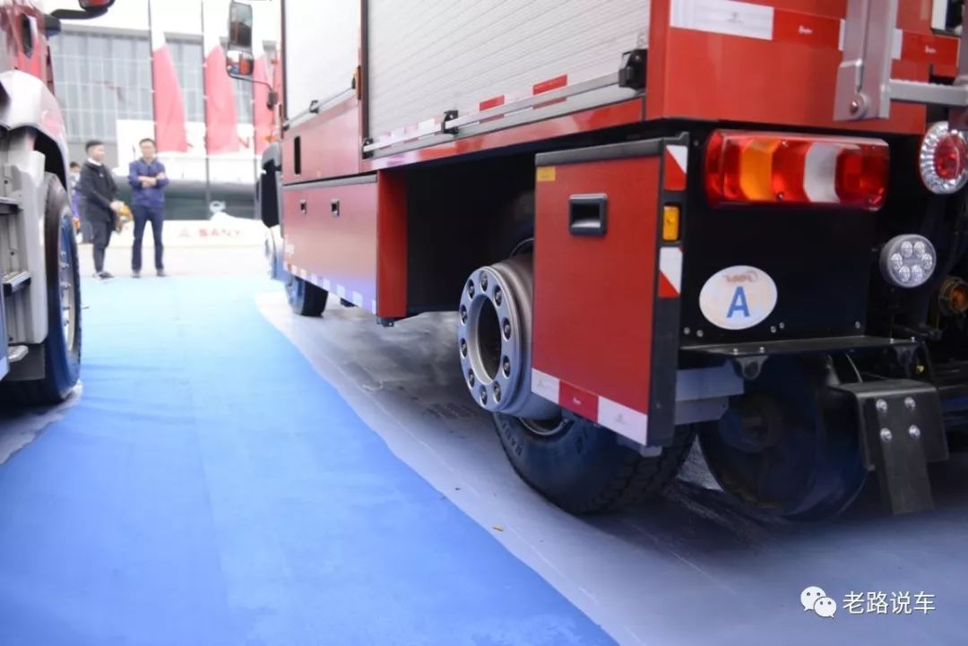 不走寻常路乌尼莫克公铁两用消防车