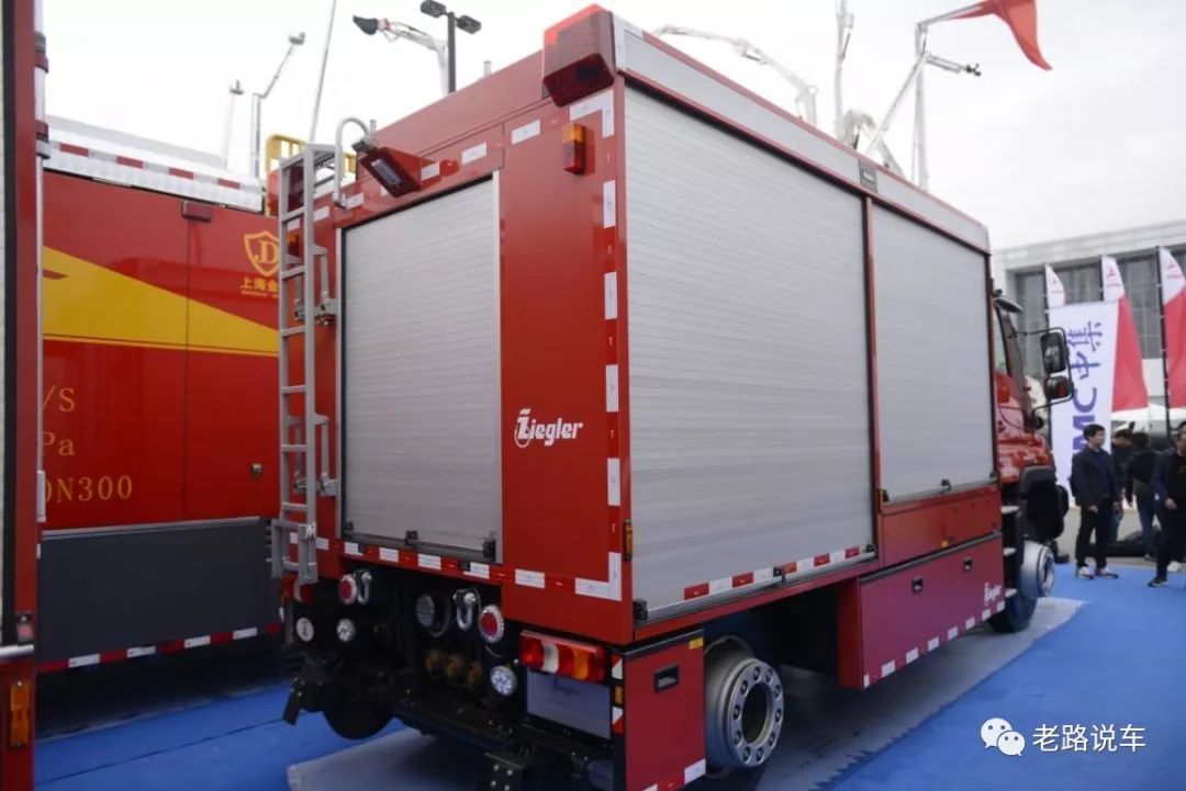 不走寻常路乌尼莫克公铁两用消防车