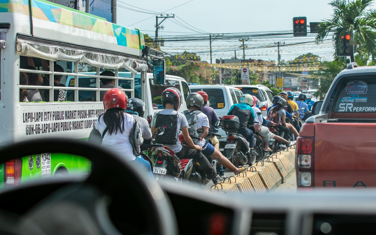 马尼拉的交通堵塞比北京更可怕一公里49分钟每天损失千万