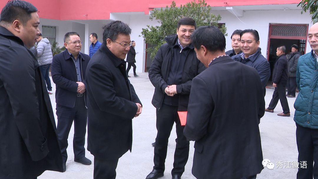 佳节之际,龙卿吉为他们送去了党和政府的关怀!