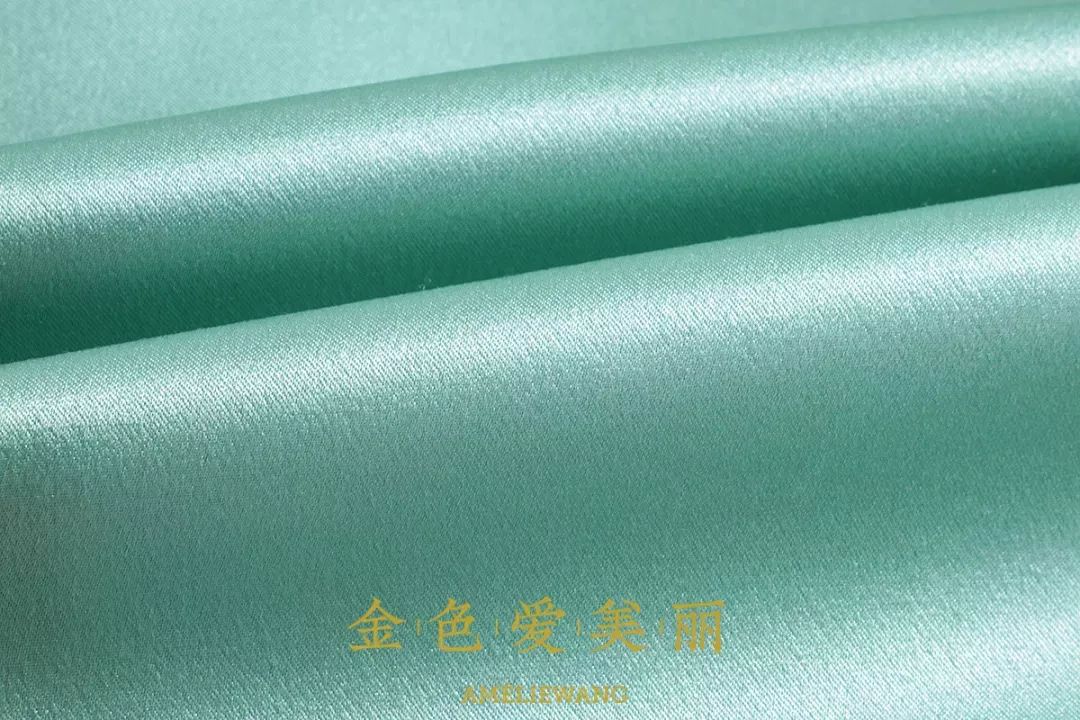 青色衣裙浓绿色翠色欲流绿沉浮花滑动查看更多>>玄似峰峦青如寒丈丝丝