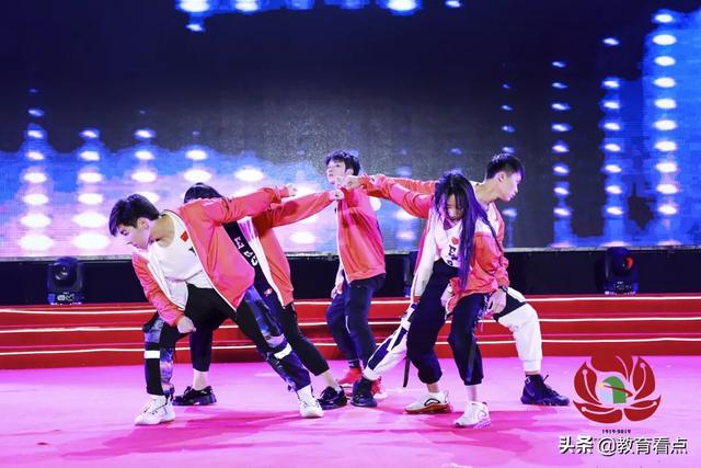 廣州市第八十九中學(xué)藝術(shù)節(jié)文藝匯演暨100周年校慶晚會(huì)(圖50)