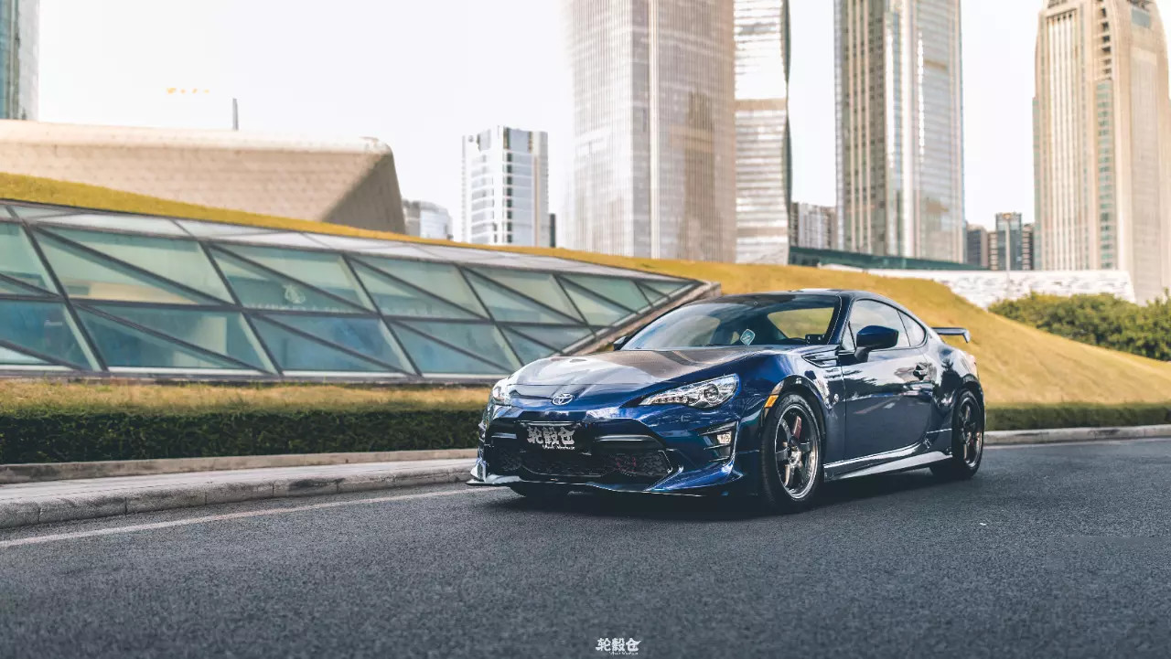 回头率超高的丰田86和斯巴鲁brz