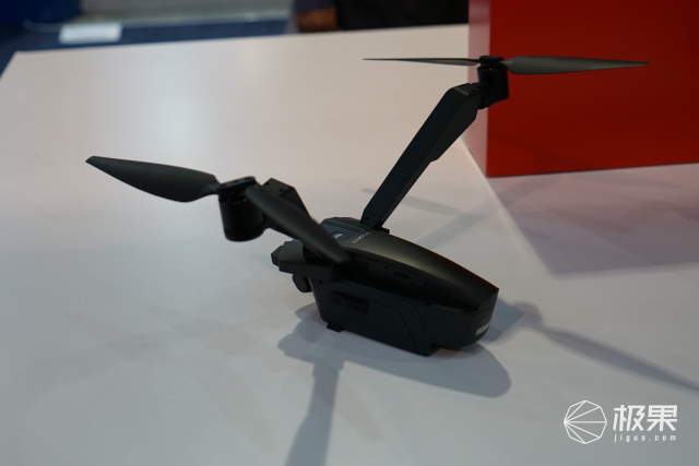 零零科技新款无人机v-coptr falcon,长相酷似大蝙蝠