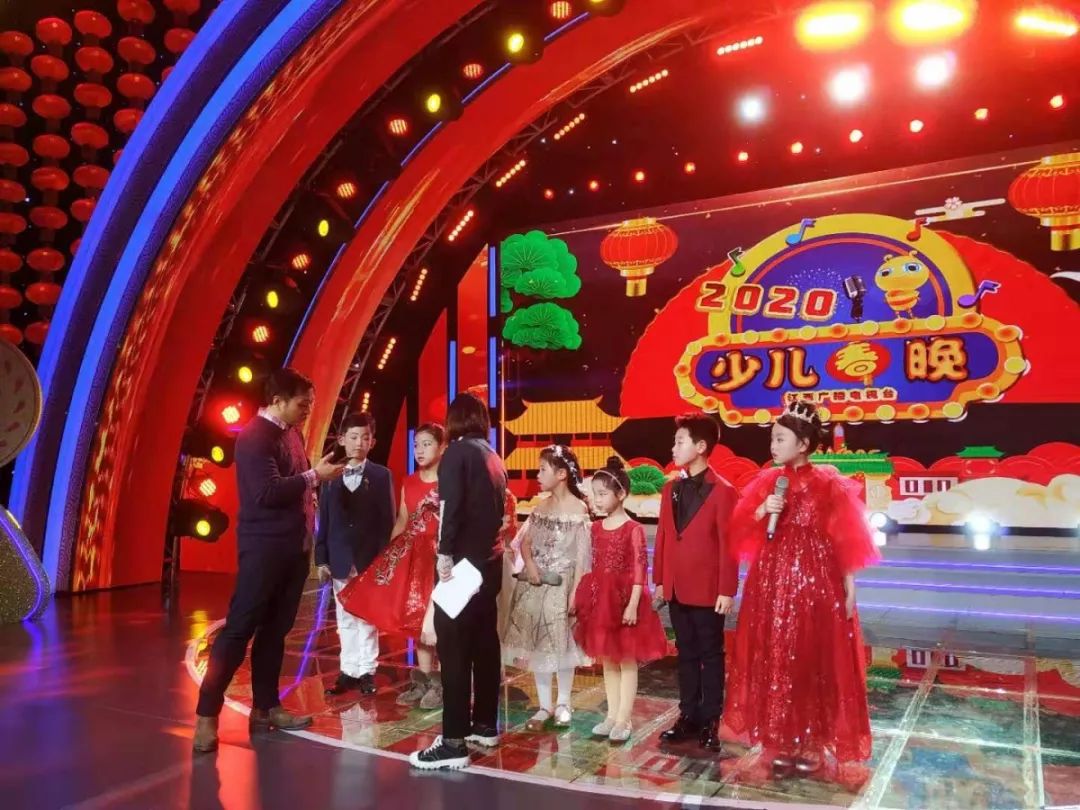 少儿春晚小主持人录制的一天i2020鼠年少儿春晚小主持人还可以报名哦