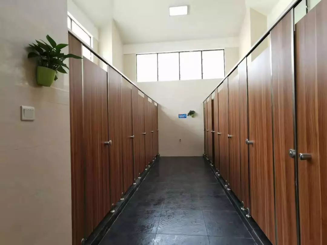 实力和颜值兼具石碁村中心公园有座广州市最好服务公厕