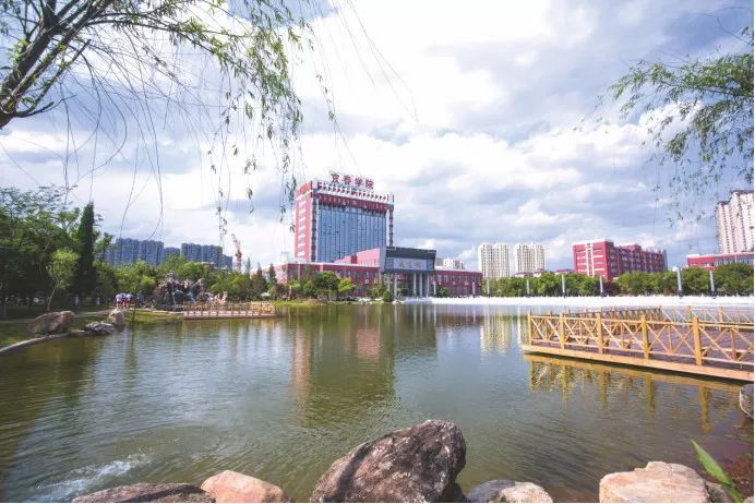 九,联系方式联系部门:宜春学院招生就业处通讯地址:江西省宜春市学府