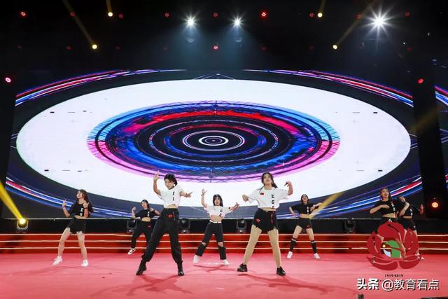 廣州市第八十九中學(xué)藝術(shù)節(jié)文藝匯演暨100周年校慶晚會(huì)(圖48)