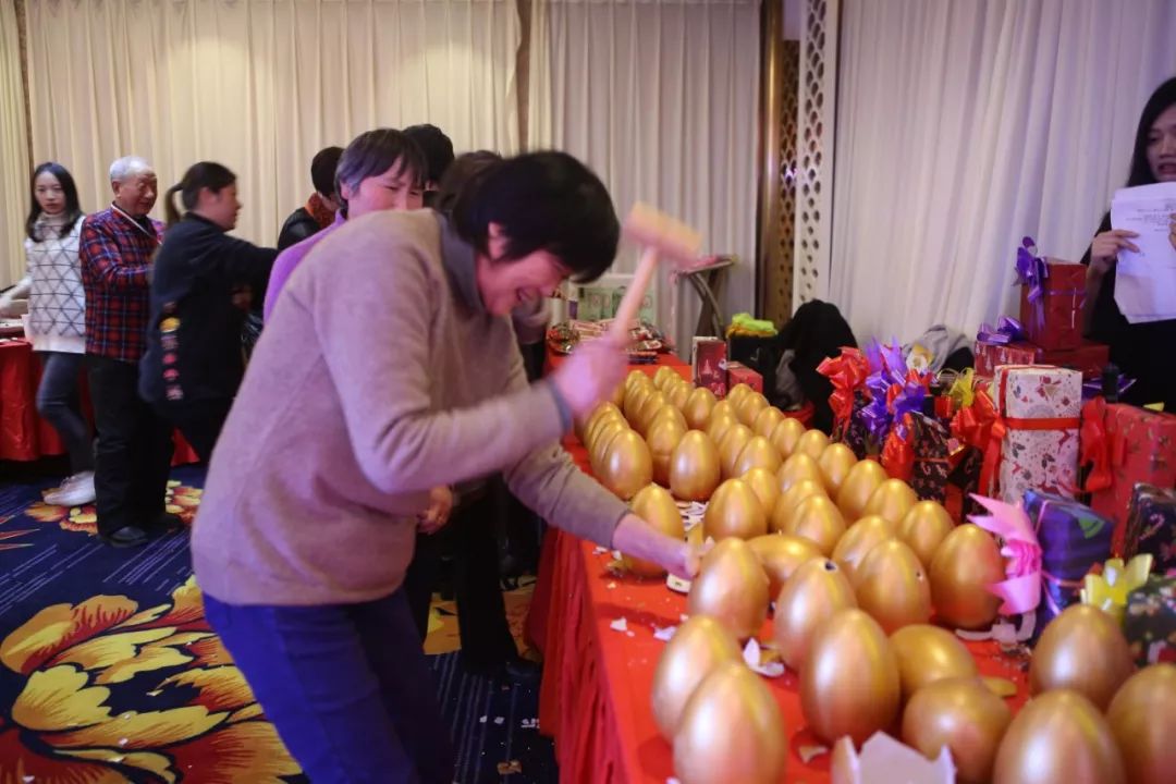 照片集锦老小孩尾牙宴的照片来啦快来看看照片里的你