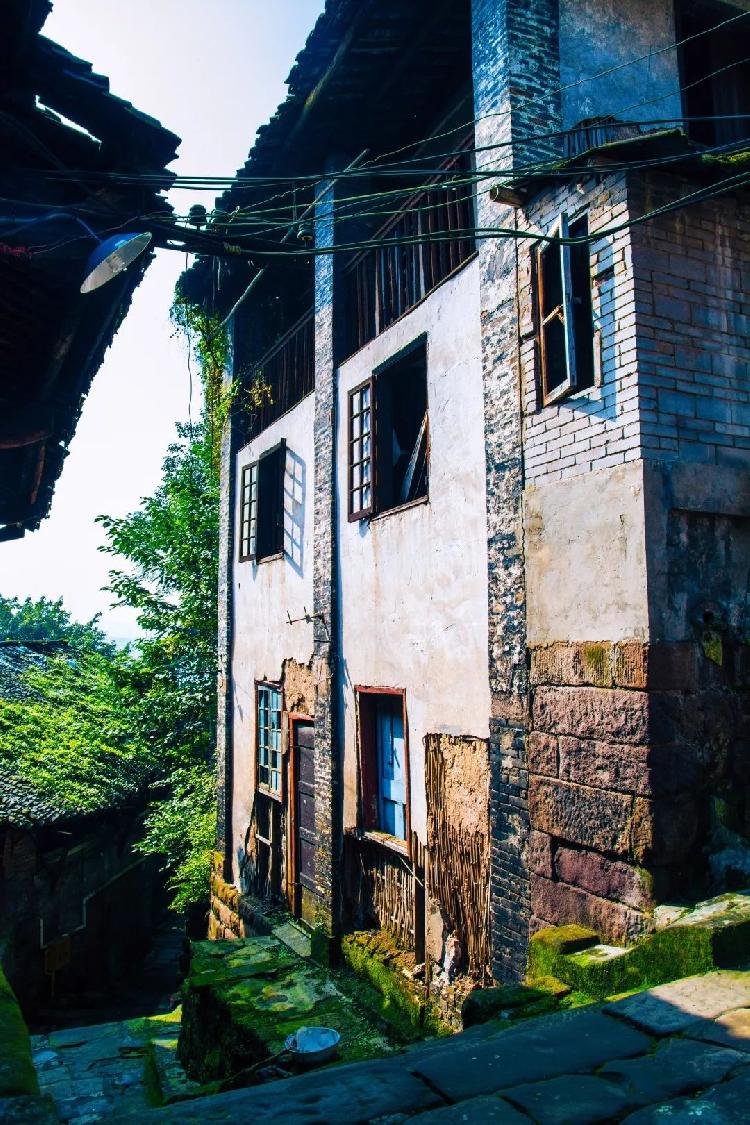 谁能代表重庆老街?这座保存最完整的明清街市,还保留着重庆唯一的缆车