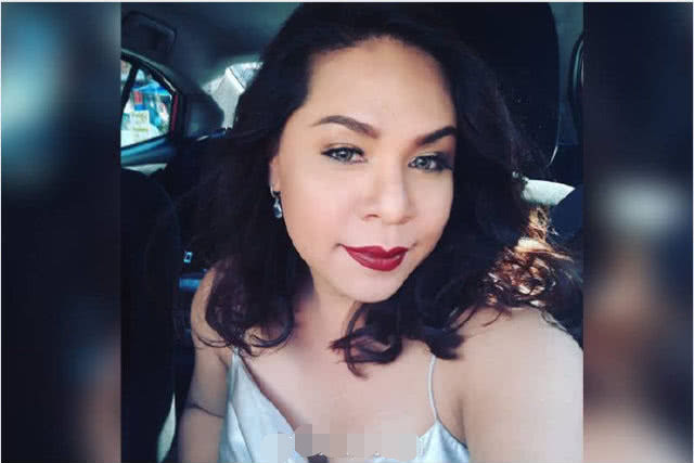 心酸女歌手呼吸衰竭去世灵堂现场曝光老母亲光脚守在遗照旁