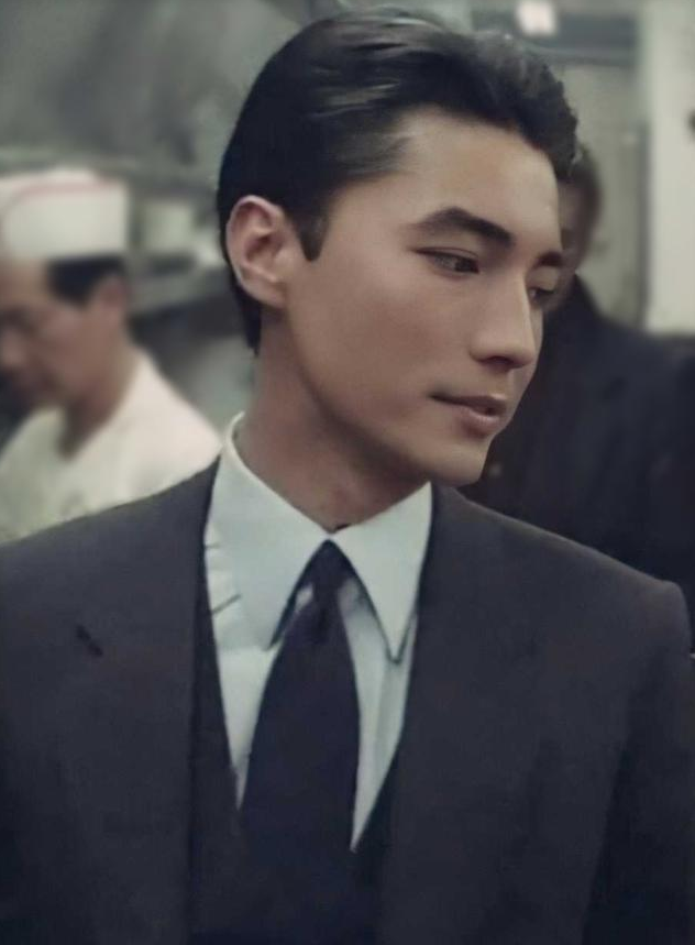 亚洲第一美男"尊龙为何却说:我这种人,在世界上消失亦无人理