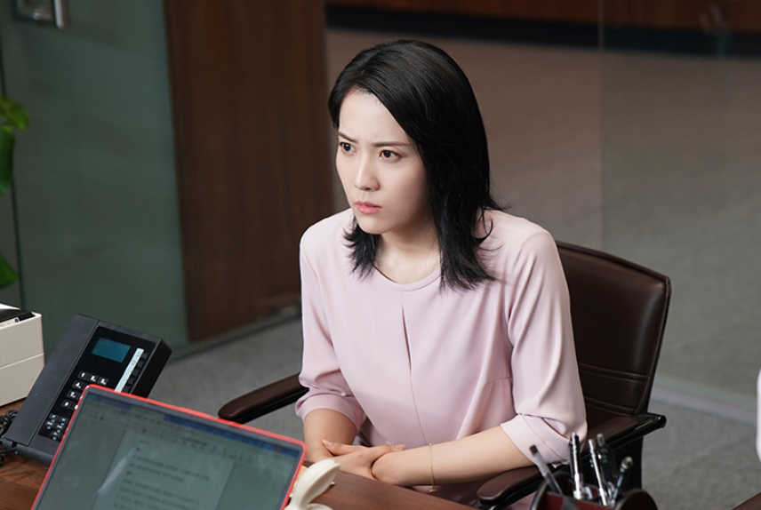 精英律师蓝兰人设崩了她表面装傻其实心机极重