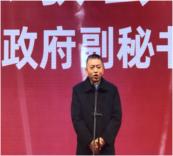 吉首市举办消费扶贫老爹广场年货节 暨"湘西香伴"农产品展销活助农