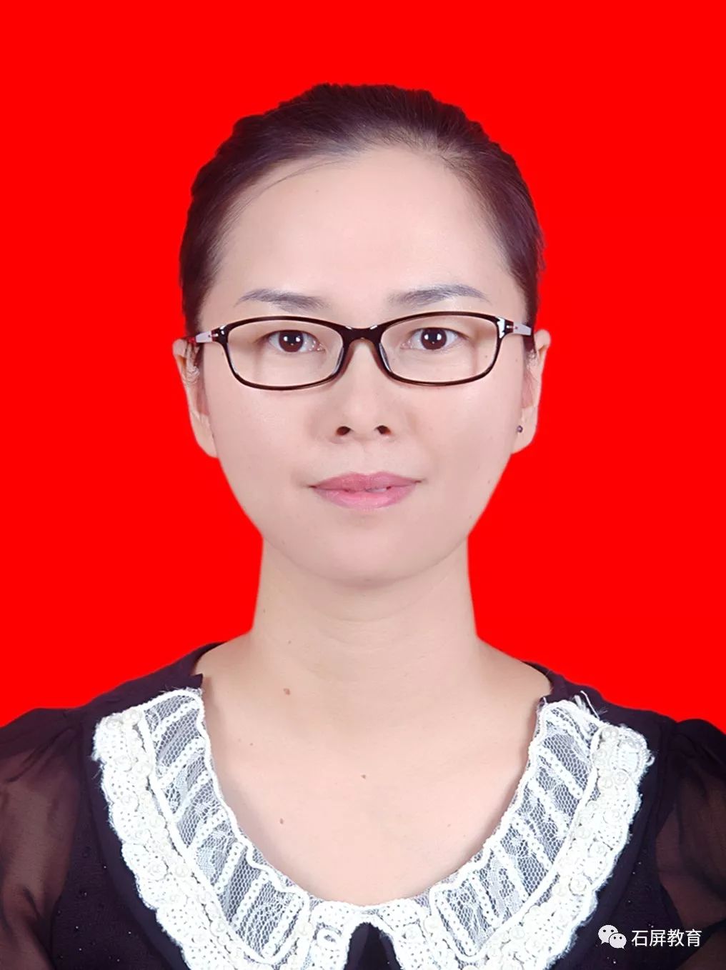 石屏一中高级教师后秀红 石屏县龙朋镇中心小学一级教师李 佳 石屏县