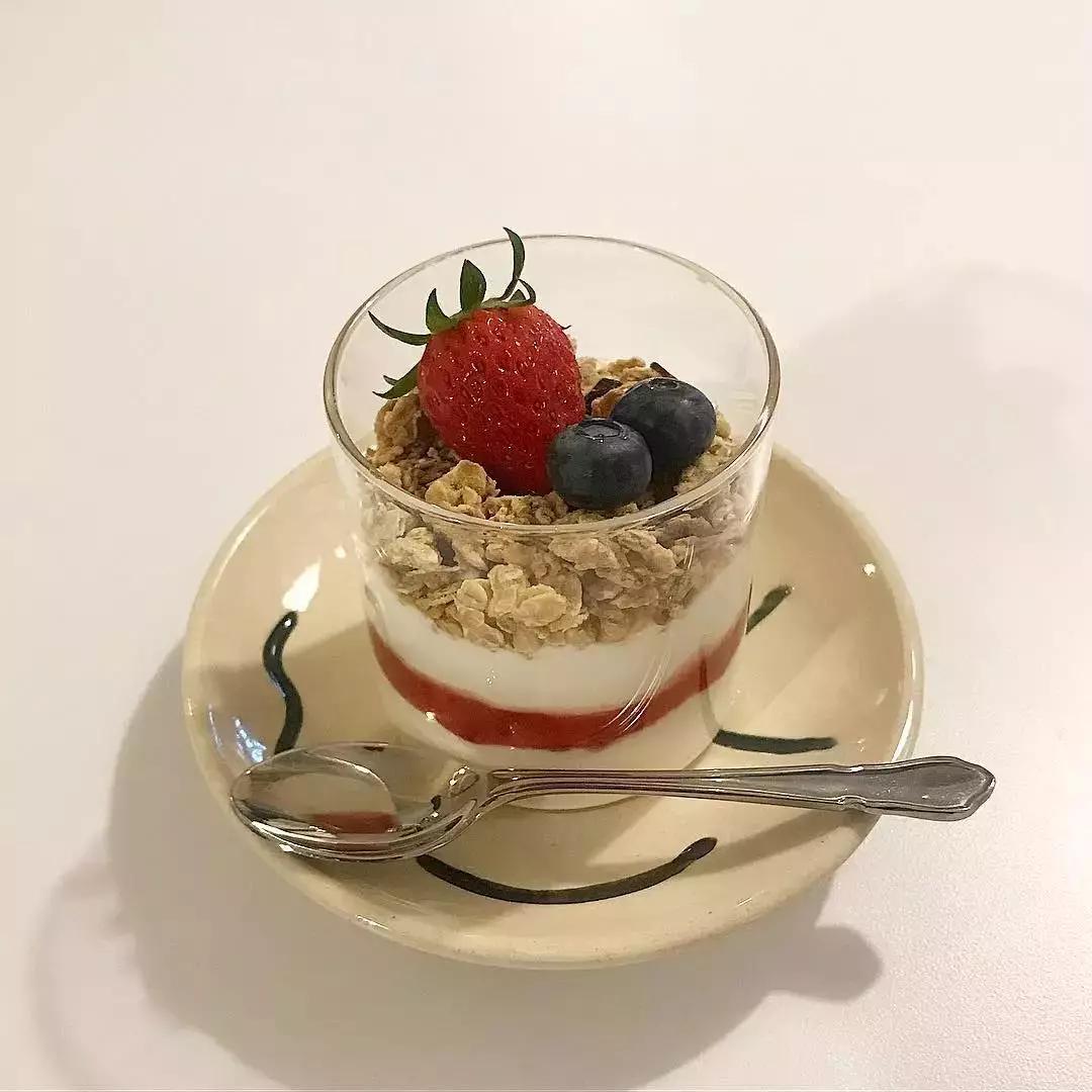 朋友圈背景图唯有美食与你不可辜负