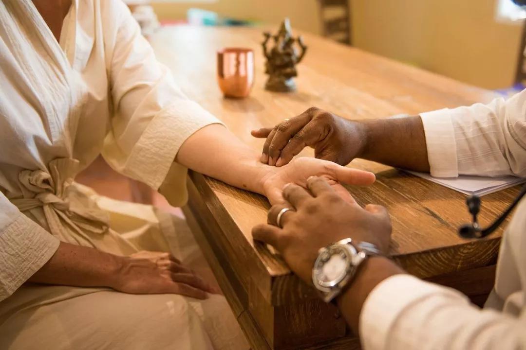 来自古印度养生阿育吠陀正在广州郊区的山谷里秘密流行寻路记