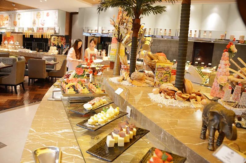 昆山金陵大饭店【含】高级房住宿1晚(大床/双床) 自助早餐2份 蒙特利